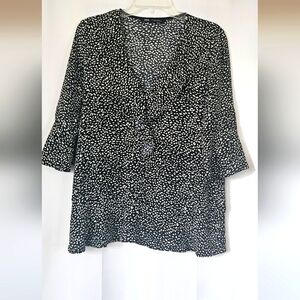 Zara Black And White Ruffled Blouse Size‎ Small